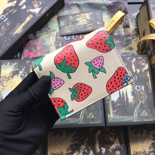Gucci包 古馳卡包 570660草莓全皮 2019新款 互扣式馬銜扣 Gucci印花草莓卡包  gudj1453